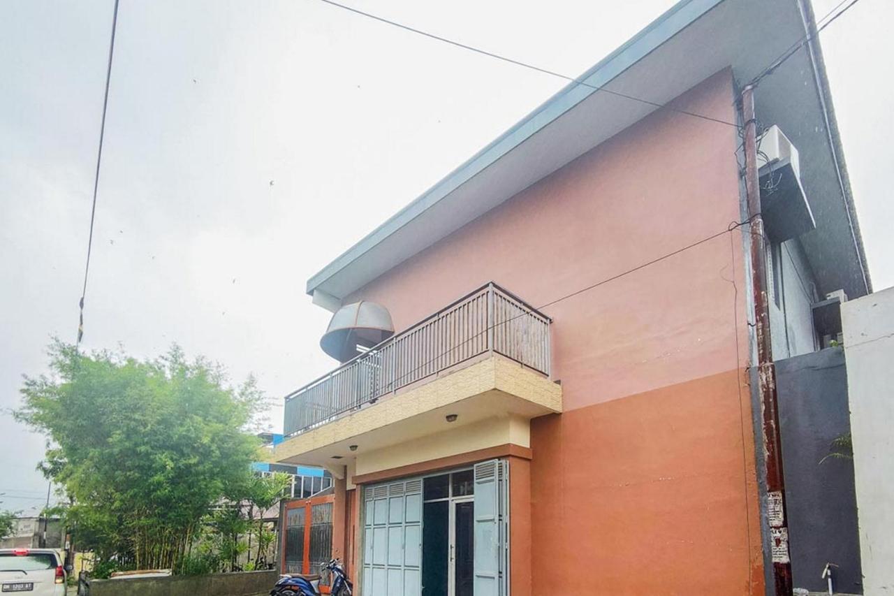 Chandra Graha Guesthouse Палу Экстерьер фото
